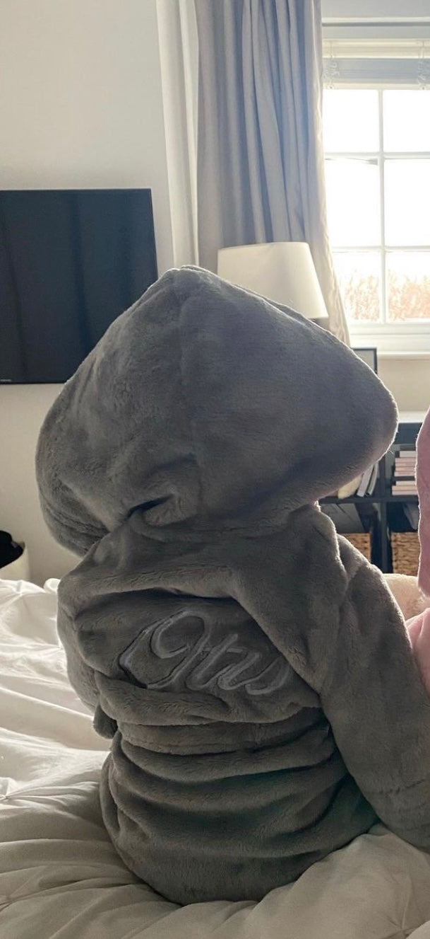 Children's Personalised Grey Fluffy Hooded Robe- Robes4you – Robes 4 You